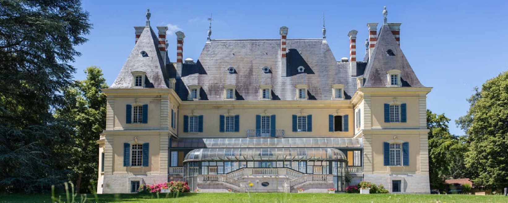 Le château de Rajat est un lieu bourré de charme qui saura s'adapter à vos demandes et projets événementiels tout en proposant à vos invités un cadre idyllique en pleine nature