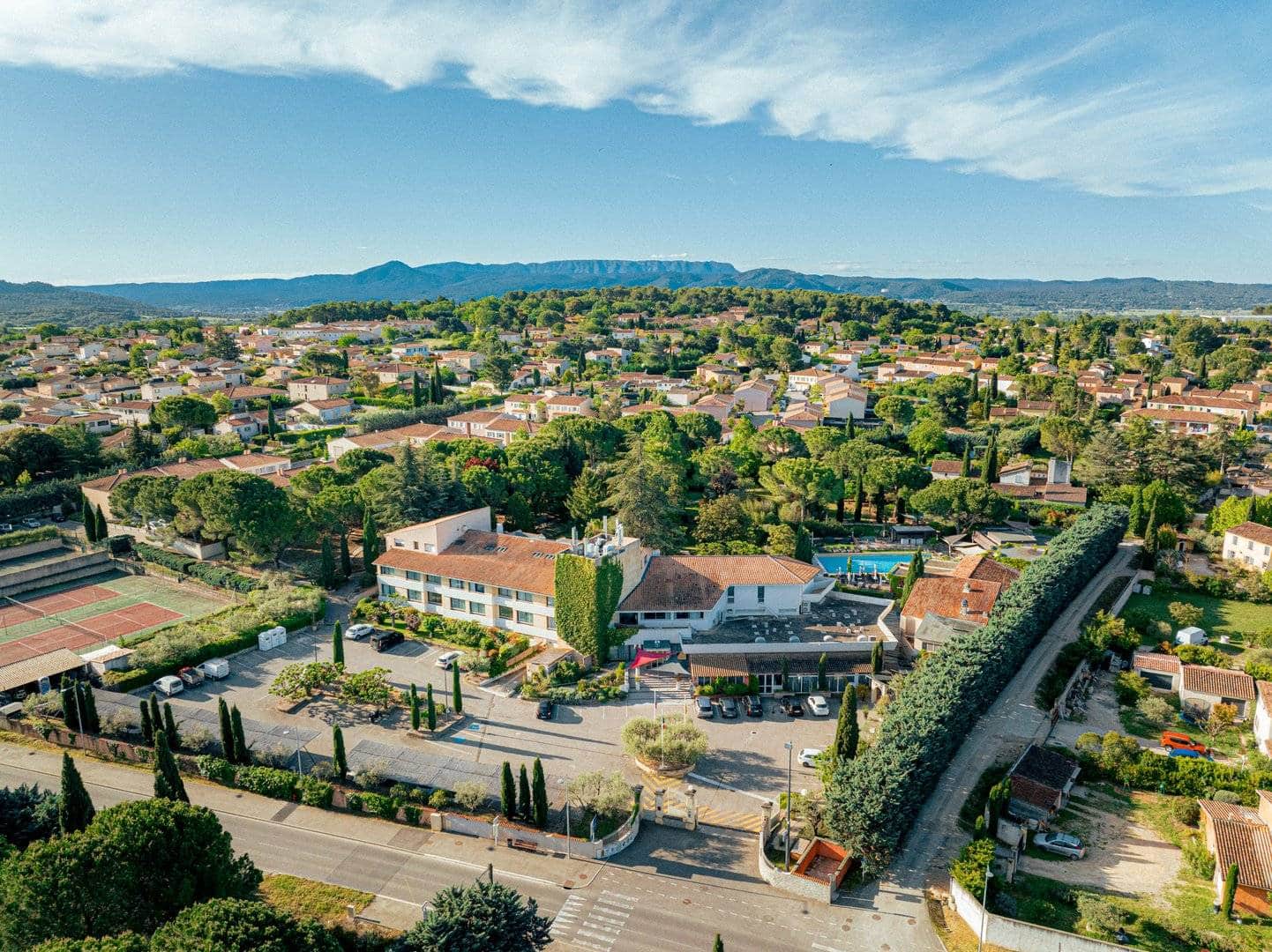 vue aérienne sévan parc hotel pertuis provence séminaire