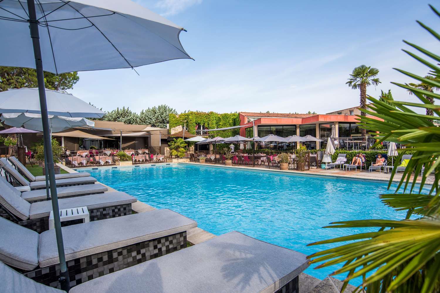 piscine extérieure sévan parc hotel pertuis provence séminaire