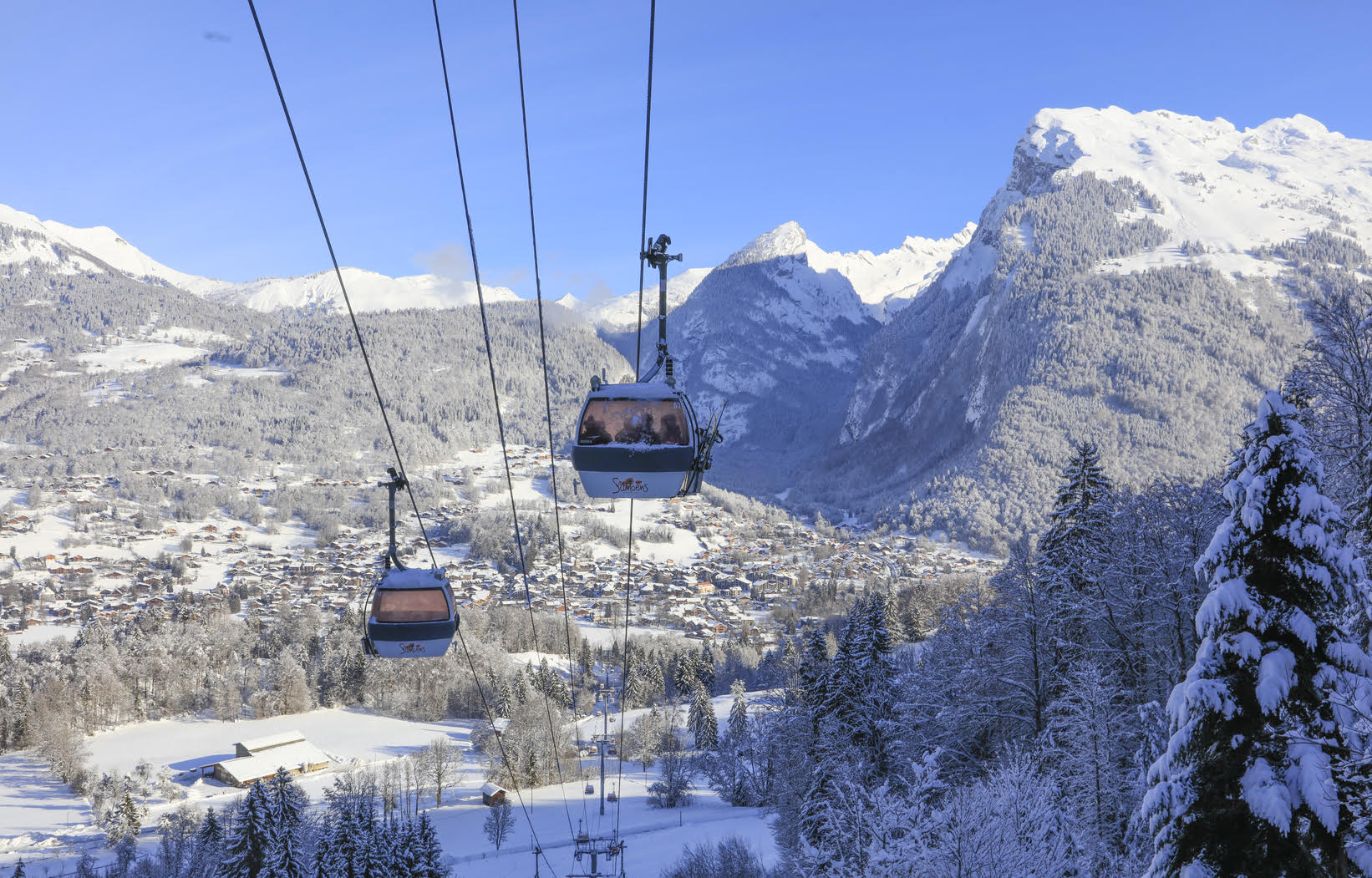 Cabines téléphérique Samoëns hiver