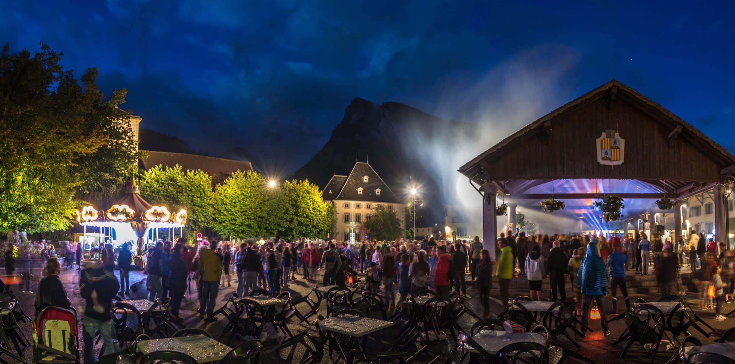 Place Samoëns village fête