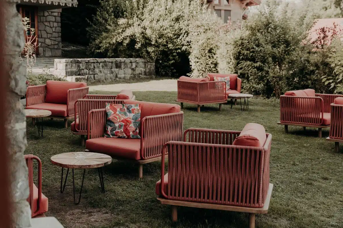 bar terrasse jardin extérieur hôtel Les Roches Fleuries Cordon Haute-Savoie