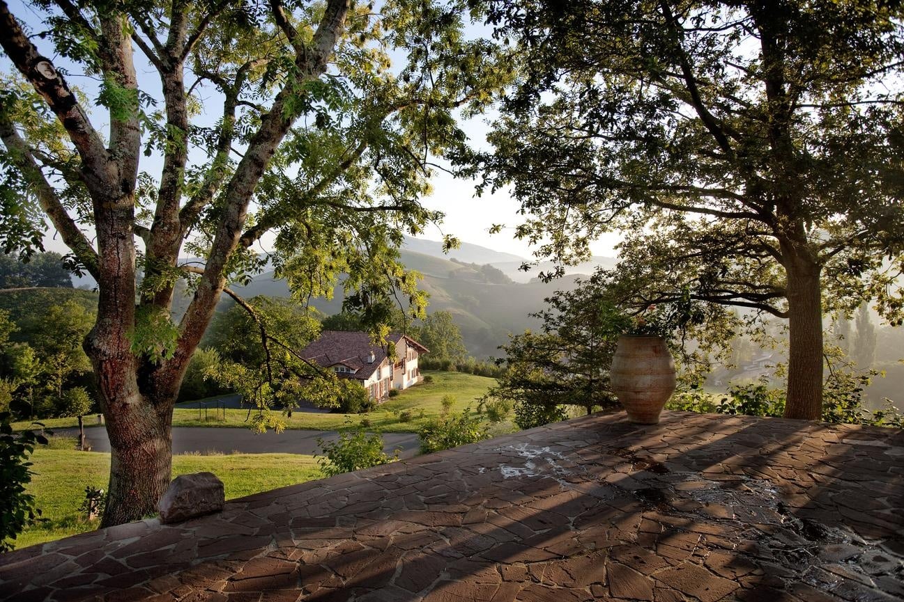 Vue panoramique terrasse Auberge d'Ostape Pays Basque