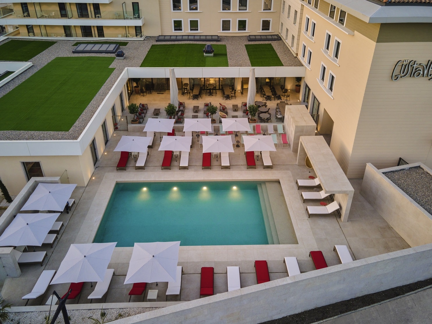 Piscine vue du ciel avignon entreprise