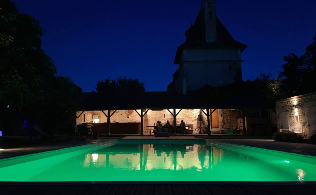 Piscine maison welcome de nuit