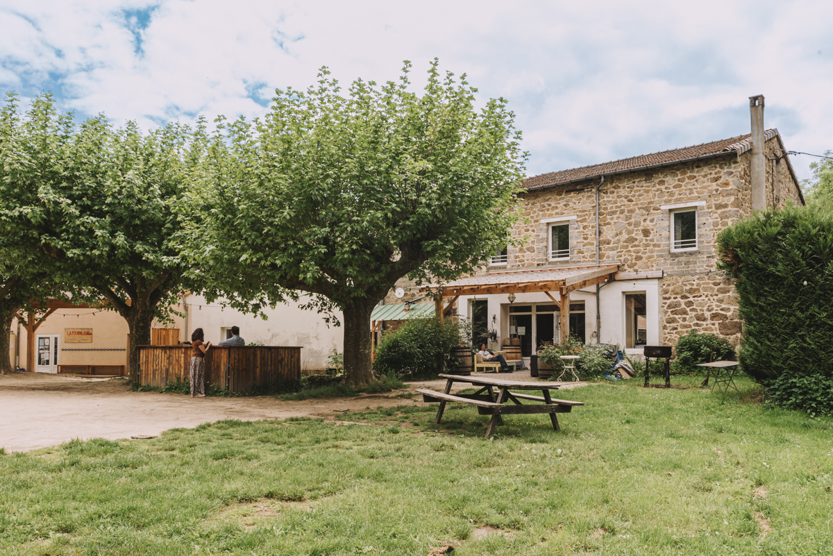 Extérieur, maison en pierre, jardin, Les Blaches, Ardèche