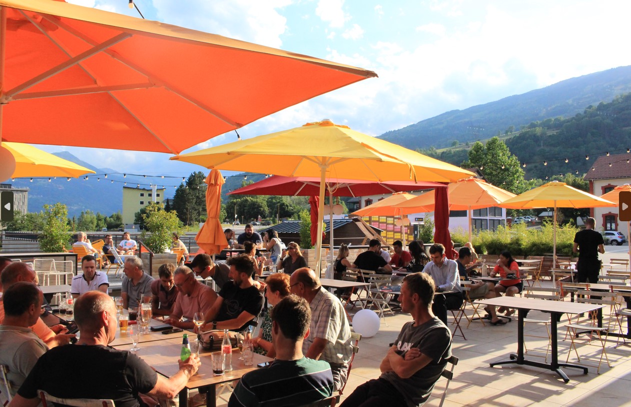 terrasse Base Camp Lodge Bourg Saint Maurice