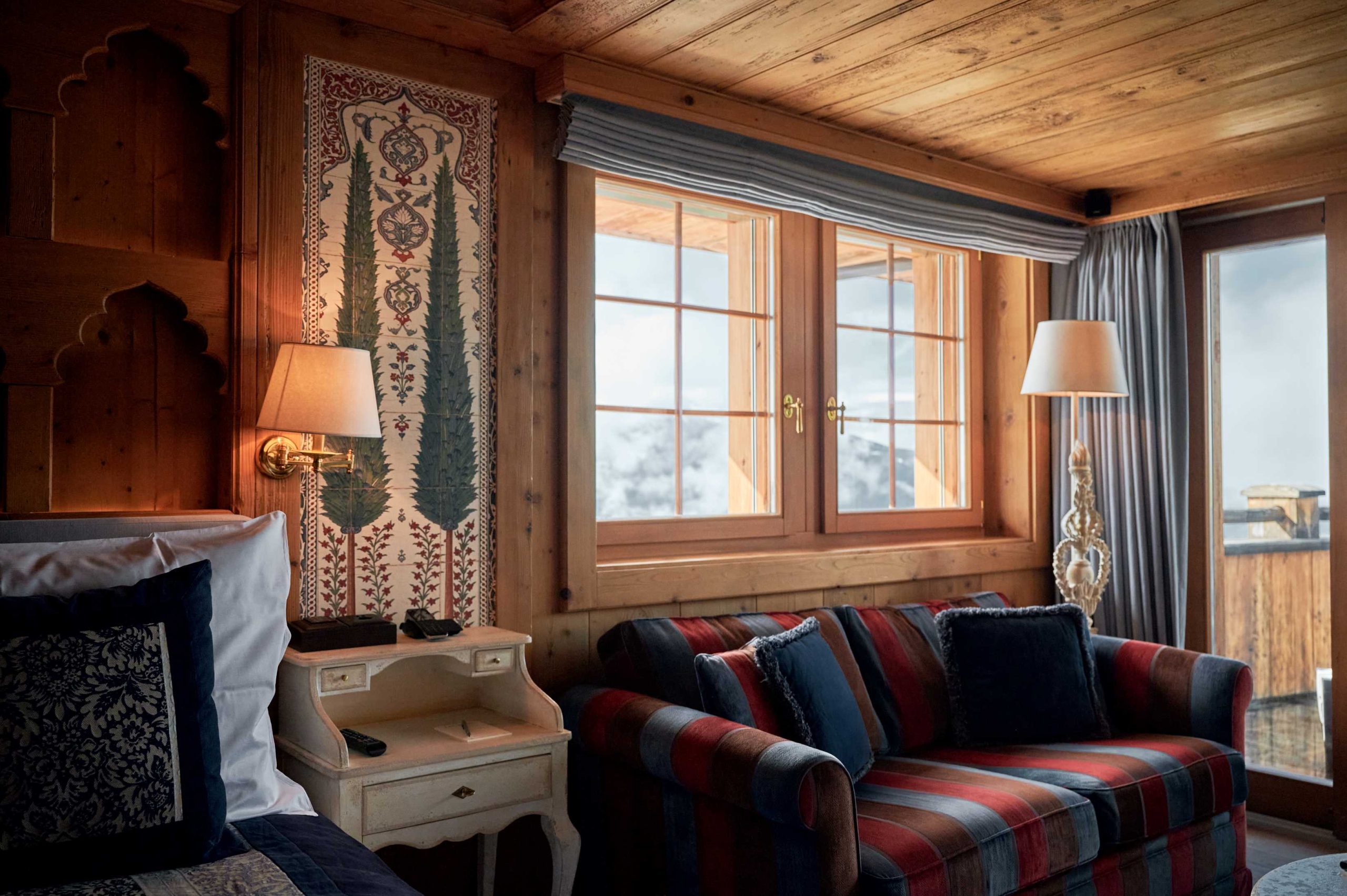 Intérieur d'une chambre à LeCrans Hôtel & Spa