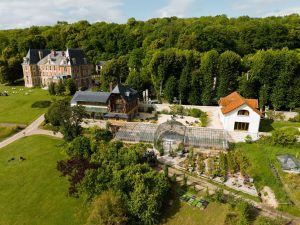 Vue aérienne du domaine du Château de la Bûcherie