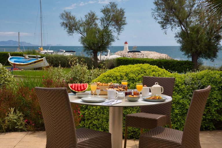 Présentation d'un petit déjeuner de l'hôtel Paradou