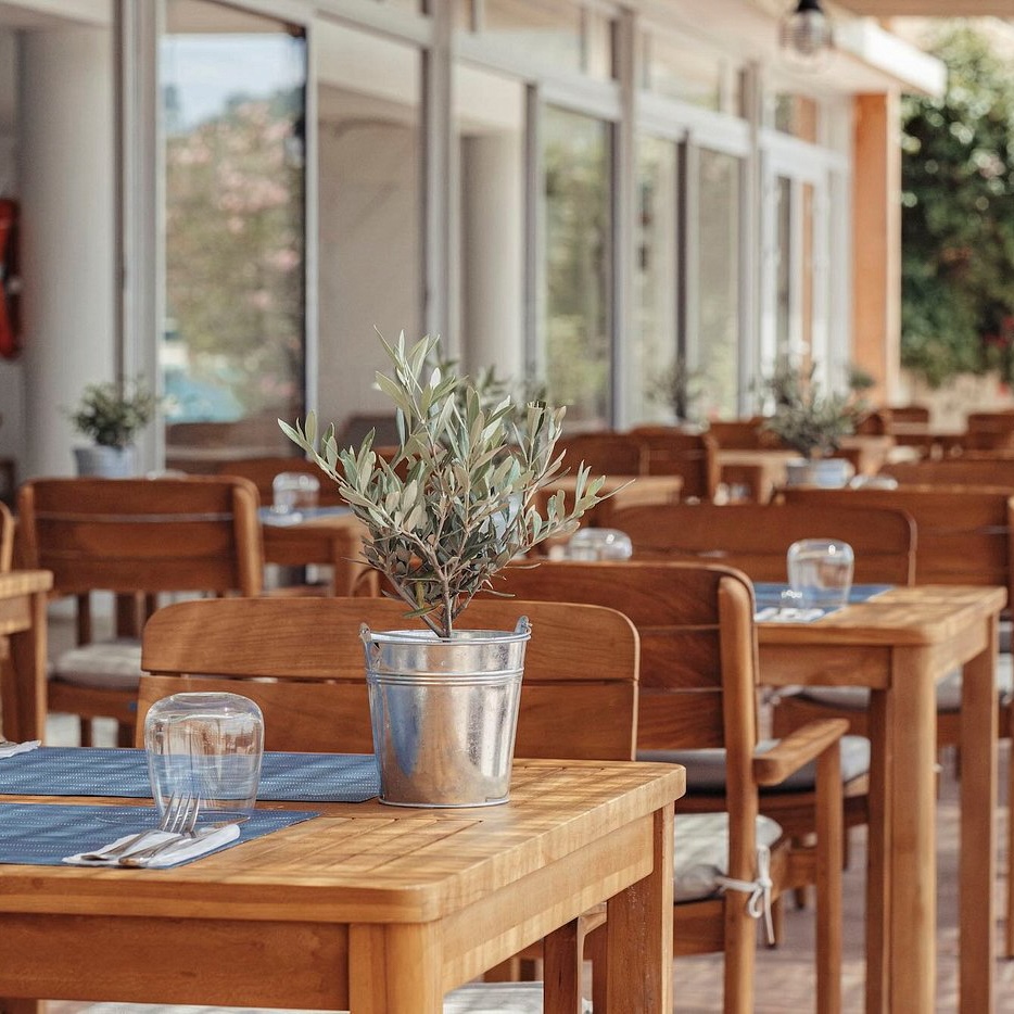 surplage hôtel cavalière terrasse restaurant vue mer