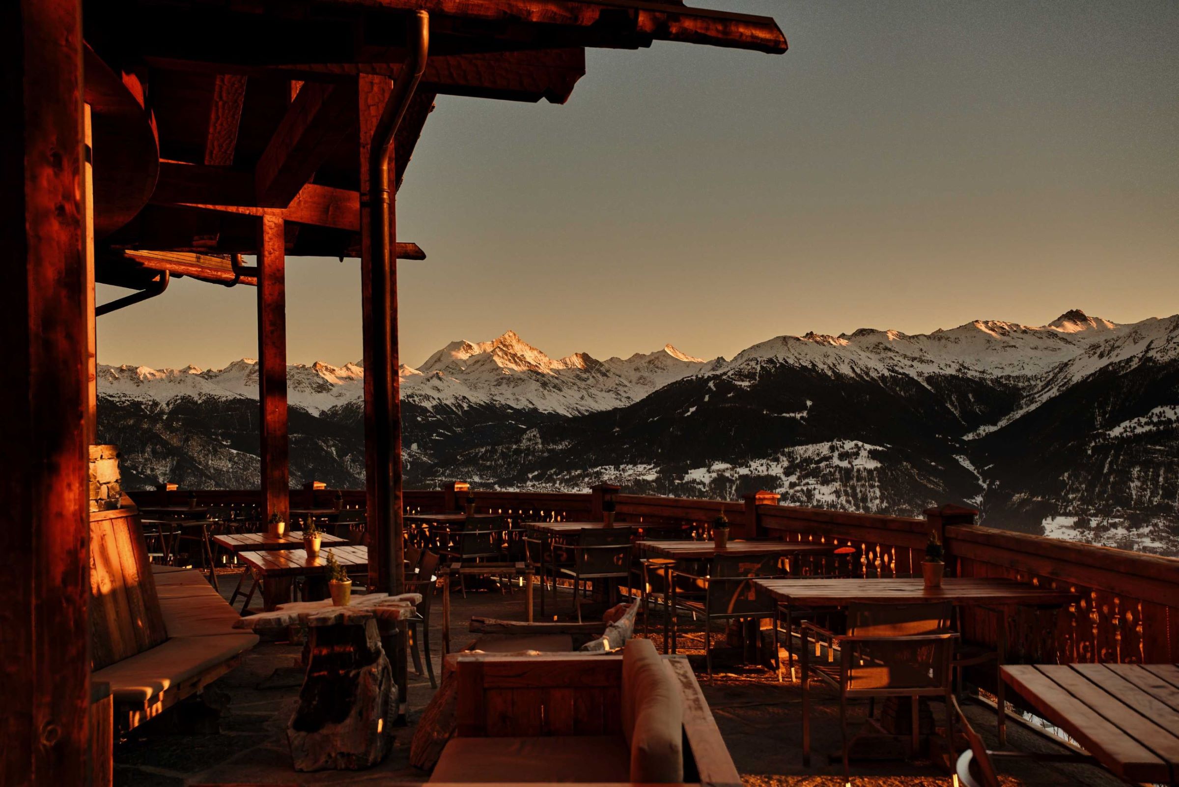 Terrasse extérieure du restaurant LeMontBlanc