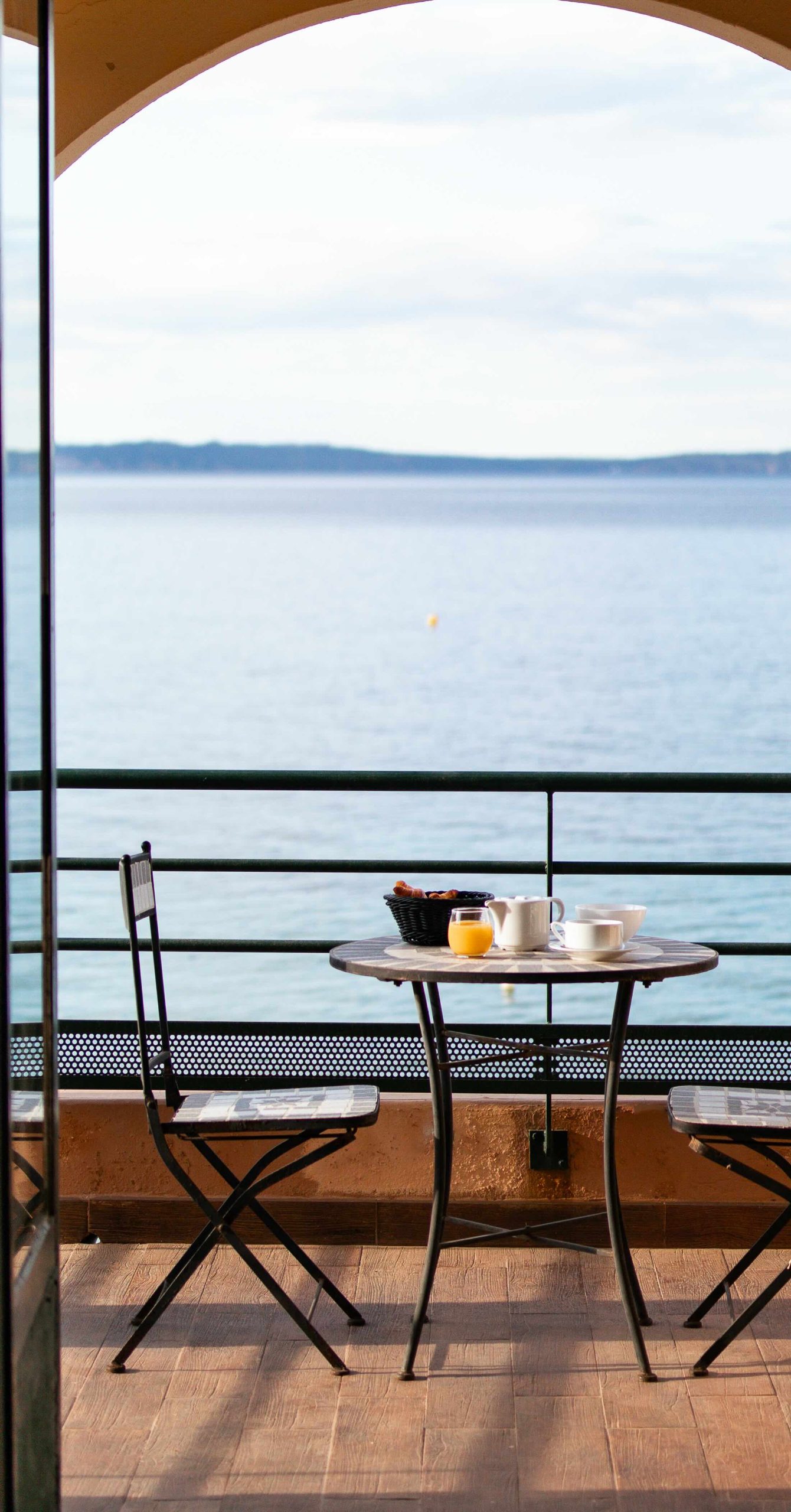 surplage hôtel cavalière petit-déjeuner vue mer terrasse