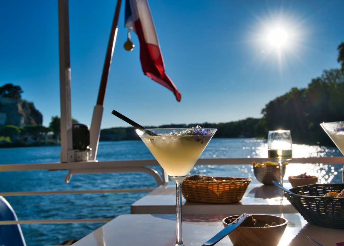 cocktail detente soleil bateaux Provence